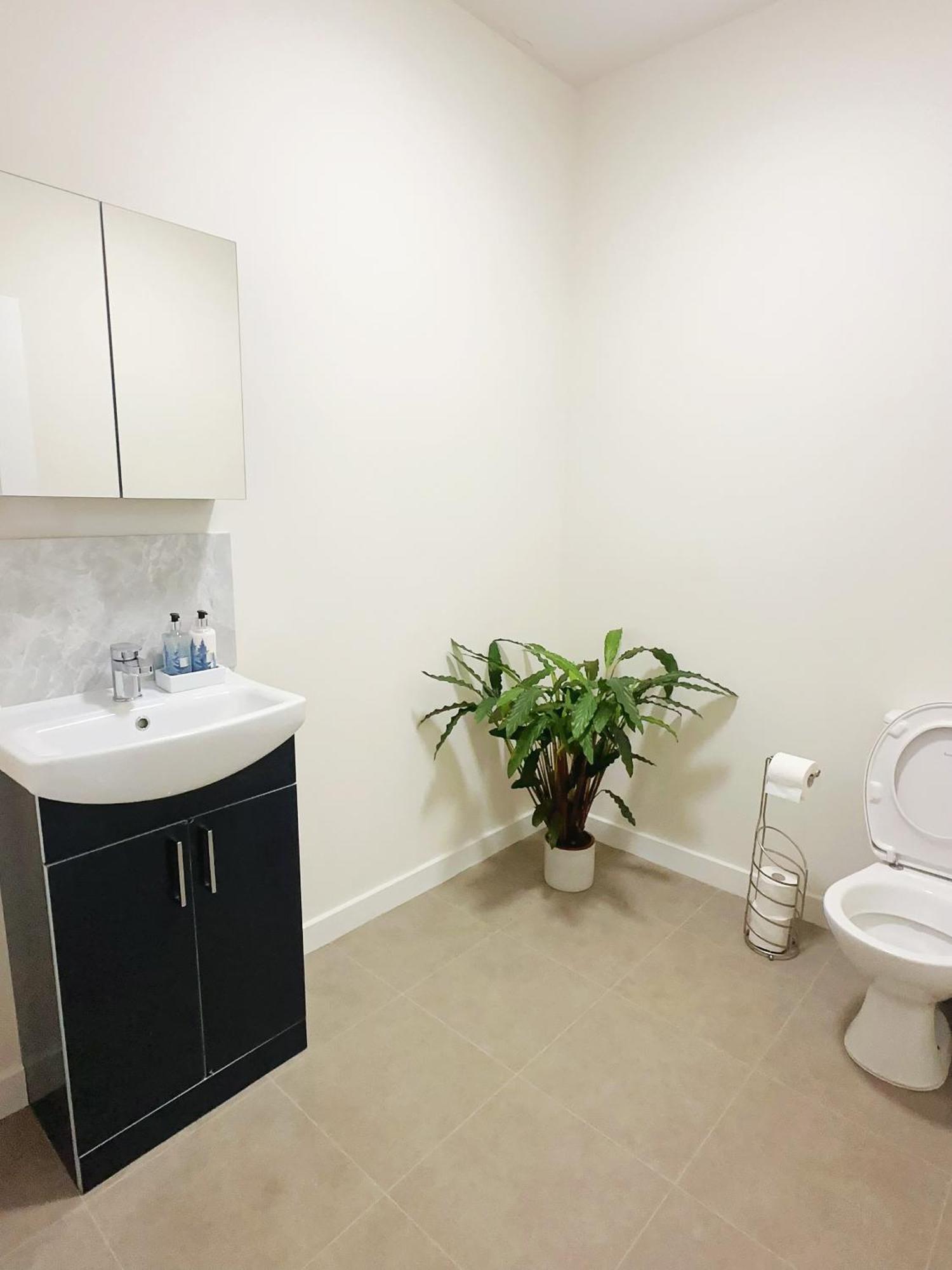 Wee Townhouse, 3 Beds With Free Parking, Wifi & Ethernet Connection Casa vacanze *